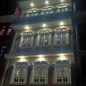 nirvana-kuti.hotels-kathmandu.com/